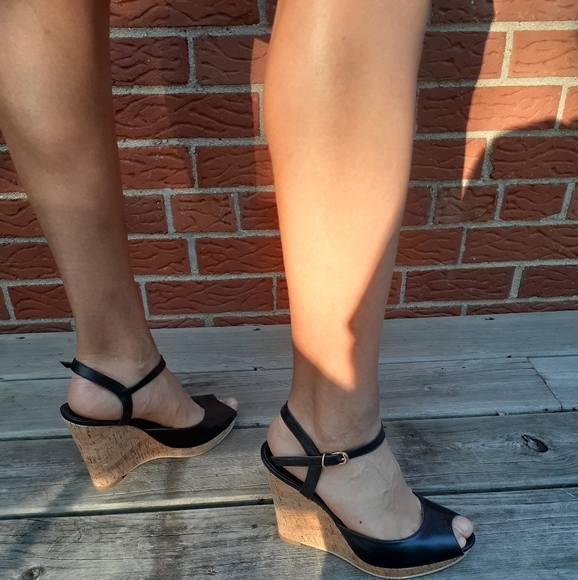 Black wedges size 9 US 40 EUR - Picture 2 of 8